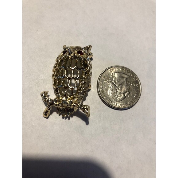 VINTAGE GERRYS Gold Tone Owl Brooch Pin Red Rhinestone Eyes Owl SIGNED DESIGNER - Picture 2 of 5